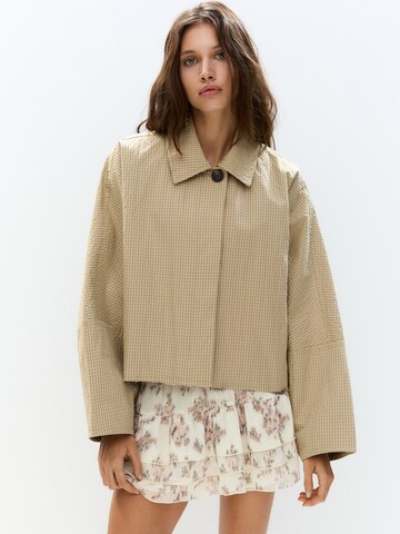 Giacca di mezza stagione di Pull&Bear in beige: frontale