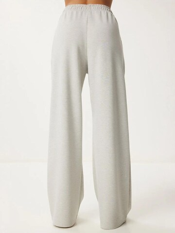 Wide leg Pantaloni di Happiness İstanbul in grigio