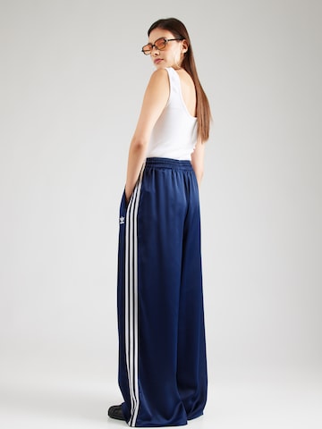 ADIDAS ORIGINALS Široký strih Nohavice - Modrá