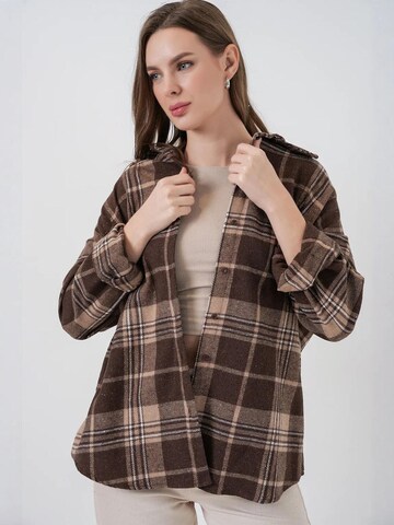 Bigdart Bluse in Braun: Vorderseite