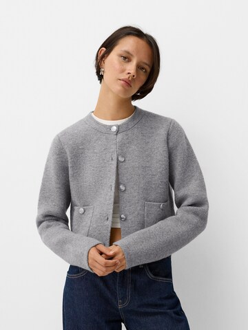 Bershka Kardigán - Sivá: predná strana