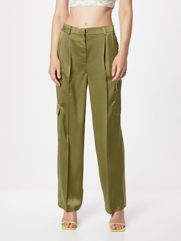 TOPSHOP - Regular Calças com pregas em verde: frente