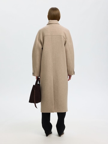 SELECTED Välikausitakki 'SLWRAEY' värissä beige