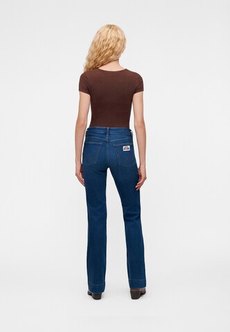 WRANGLER Flared Jeans in Blau