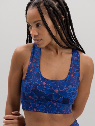 Hey Honey Bustier Sport-BH 'Racerback' in Blau: Vorderseite