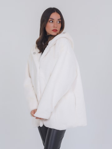 FRESHLIONS Winter Jacket 'Madita' in White: front