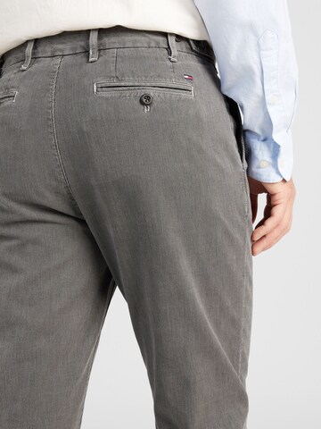Slimfit Pantaloni con pieghe 'Harlem' di TOMMY HILFIGER in grigio