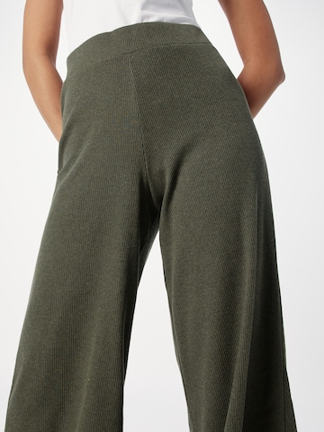 24COLOURS Regular Trousers in Green