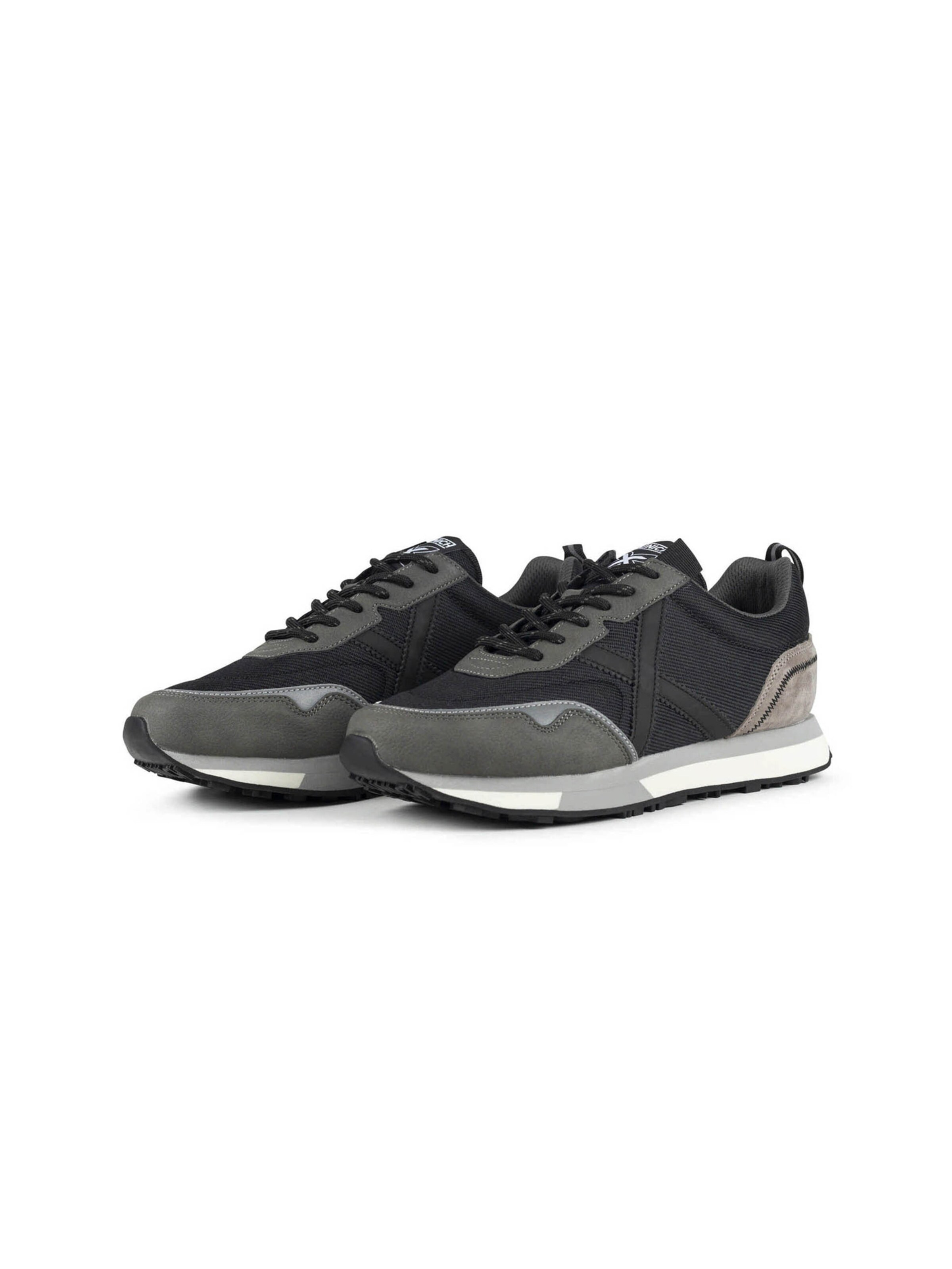 Sneaker bassa 'NEXT' di MUNICH in nero: frontale