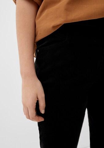 Tapered Pantaloni di s.Oliver in nero