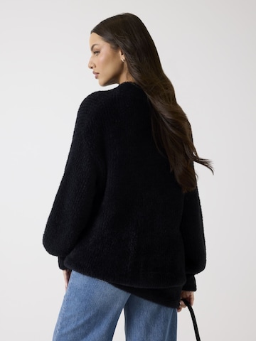 GUESS Pullover in Schwarz