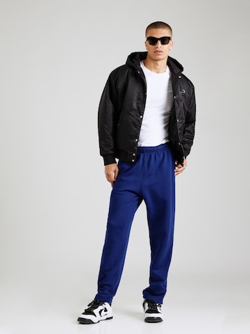 Nike Sportswear Regularen Hlače 'CLASSICS' | modra barva