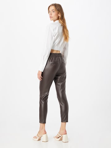 Loosefit Pantaloni con pieghe 'EVA' di VERO MODA in marrone