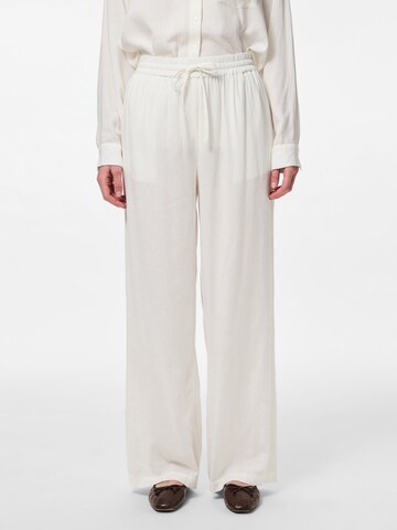 PIECES Wide leg Byxa 'PCPia' i vit: framsida