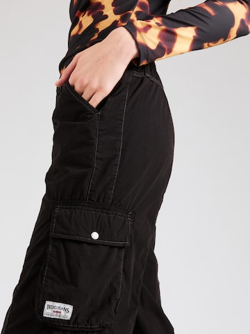 BDG Urban Outfitters Широка кройка Карго панталон в черно