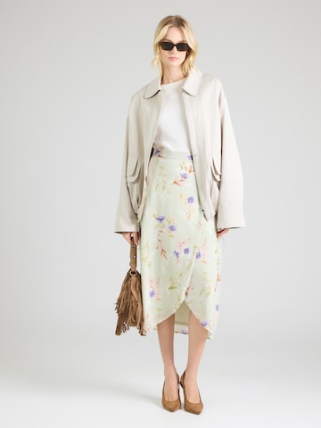 Fustă 'Leona' de la ABOUT YOU pe verde