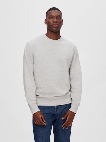 Sweat-shirt SELECTED HOMME en gris : devant