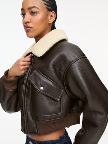 Pull&Bear Tussenjas in Bruin