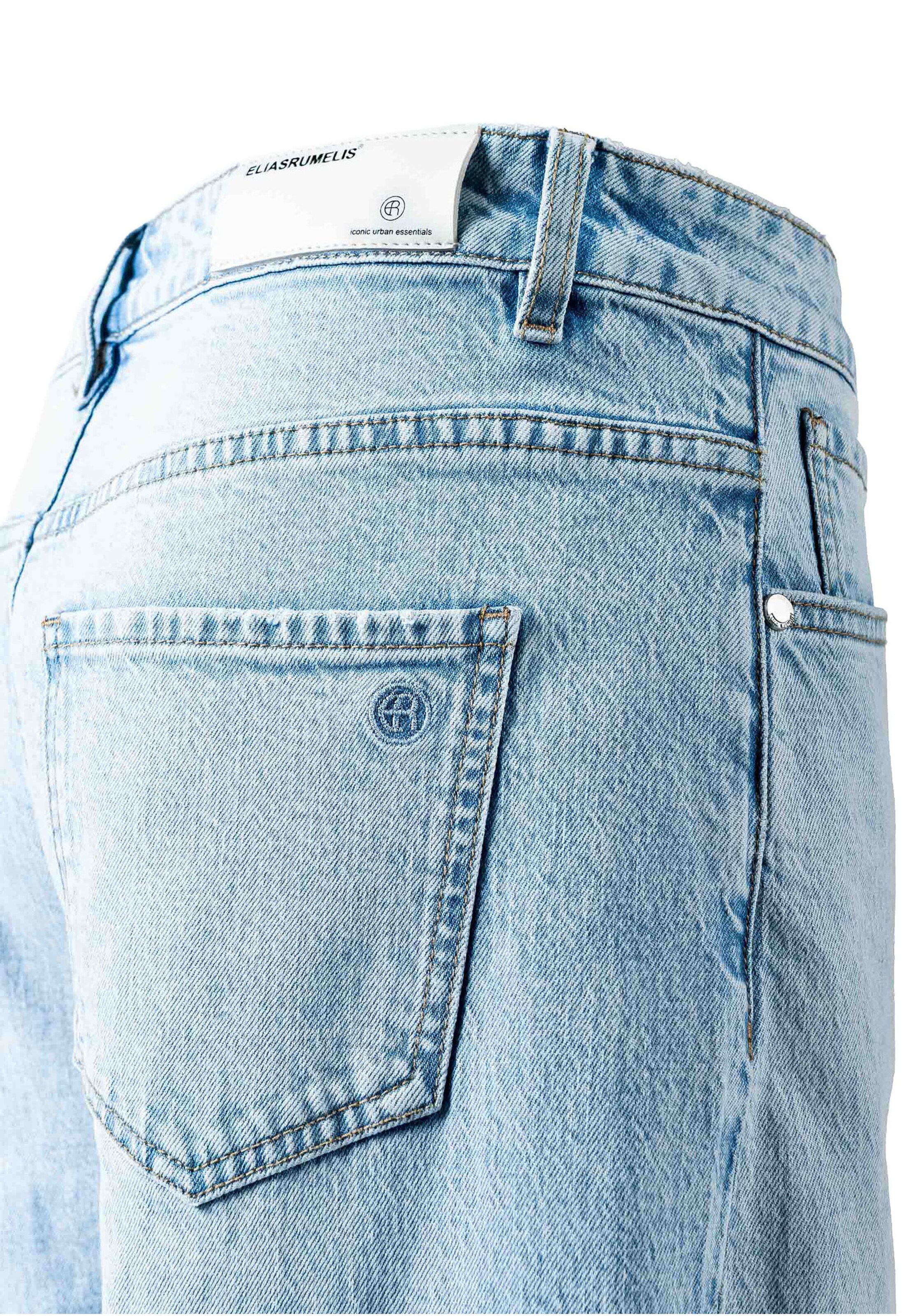 Barrel Jean 'Yoana' Elias Rumelis en bleu