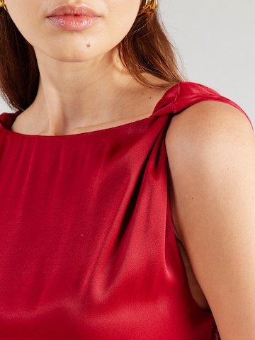 Robe de soirée & Other Stories en rouge