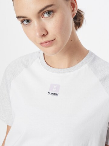 T-shirt fonctionnel 'Naya' Hummel en gris