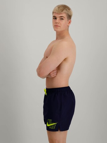 Nike Swim Regular Badeshorts in Blau