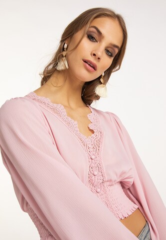 IZIA - Blusa em rosa