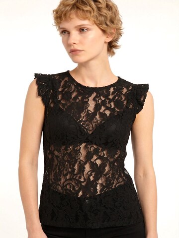 Alexa Dash Top in Schwarz: Vorderseite