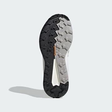 ADIDAS TERREX - Zapatos bajos 'Freehiker 3' en blanco