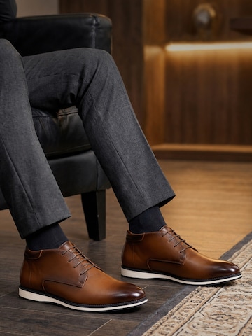 ALLTHEMEN Lace-Up Shoes 'Schutz' in Brown