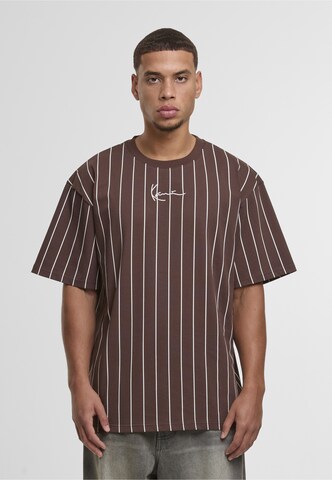 Karl Kani - Camiseta 'Essential' en marrón: frente