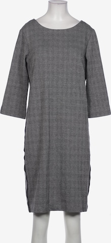 Olsen Dress in M in Grey: front