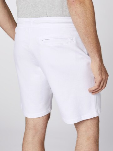 Navigator Regular Shorts in Weiß