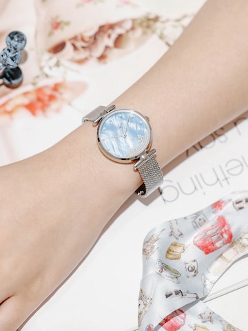 Victoria Hyde Analog Watch 'Pearl' in Blue: front