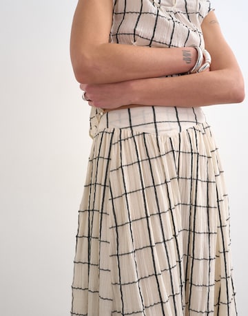 Fustă 'TSSALLY' de la TOPSHOP pe alb