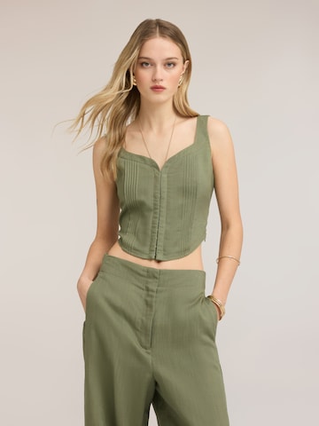 MOTIVI - Top en verde