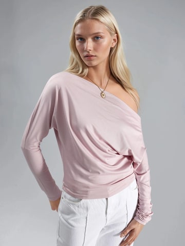 Busem Blouse in Roze: voorkant