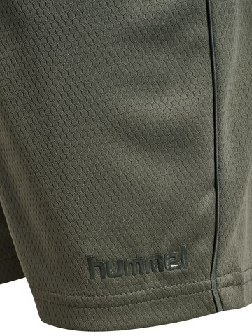Hummel Regular Sportbroek in Groen