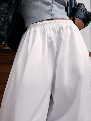 Bershka Barrel Nadrág - fehér