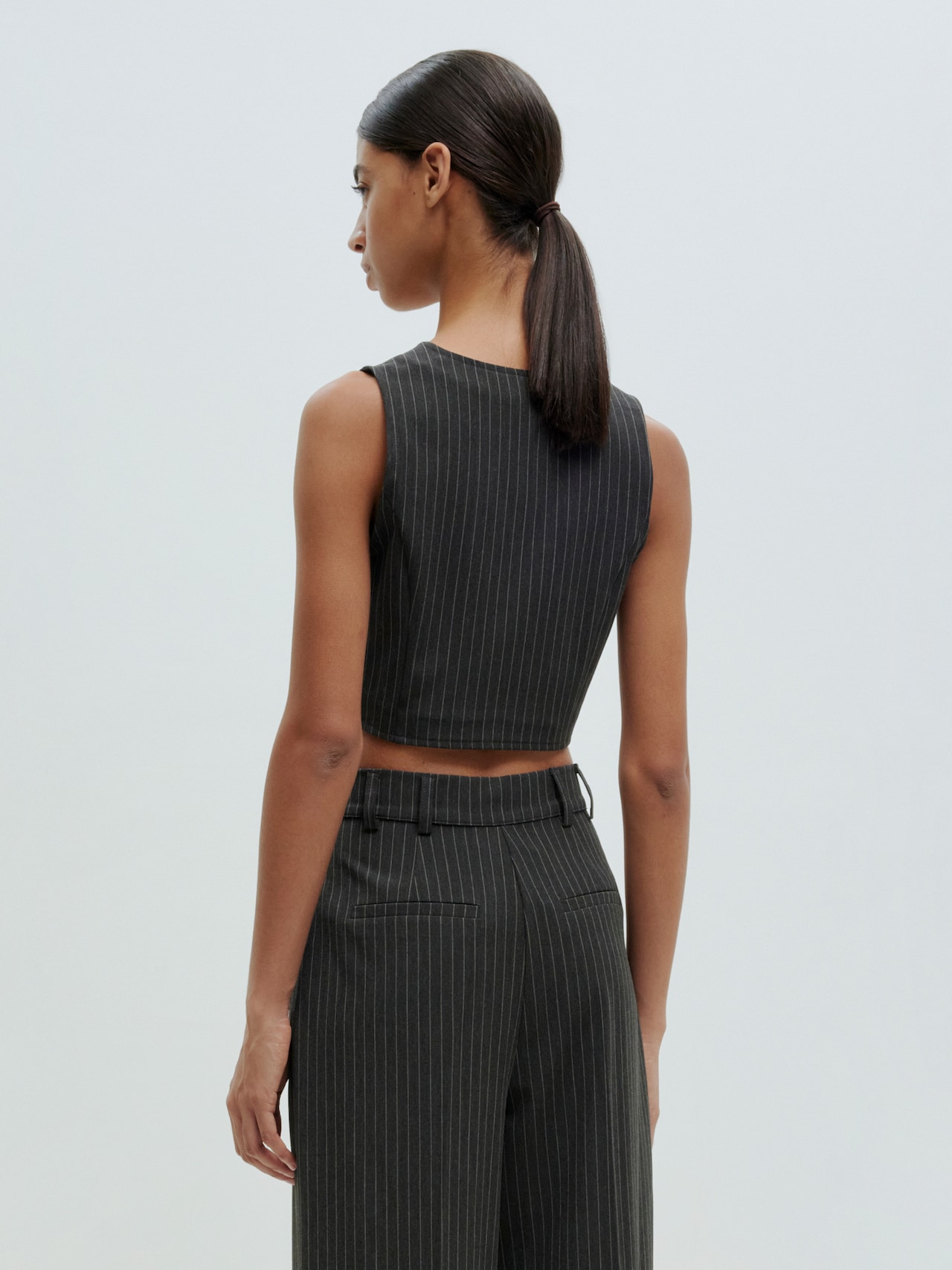 EDITED Produkte Weste 'Nakita' grau