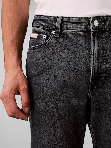 Calvin Klein Jeans Tapered Jeans in Blau