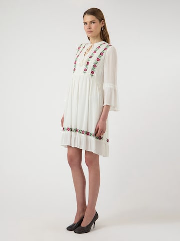 YAS - Vestido 'YASCHELLA' en blanco