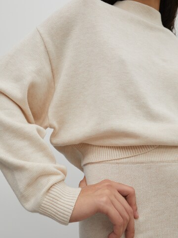 EDITED Sweater 'Hellen' in Beige