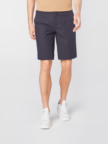 Casual Friday Shorts 'Pagh' in Blau: front