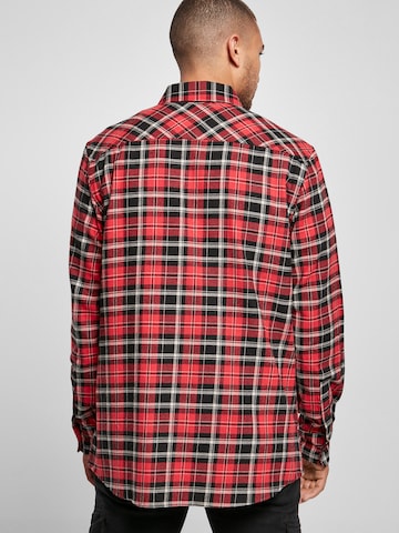 Coupe regular Chemise 'Roots' Urban Classics en rouge