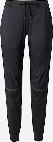 On Regular Workout Pants in Black: front