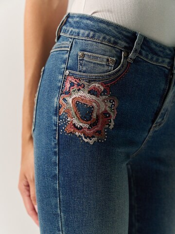 KOROSHI Bootcut Džíny – modrá