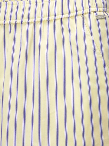 regular Pantaloni di Pull&Bear in giallo
