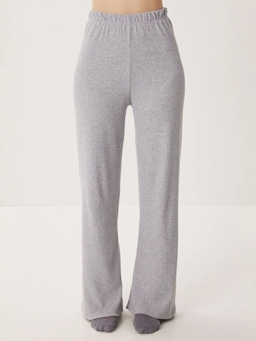 Pantaloncini da pigiama 'Lounge-Hosen' di Happiness İstanbul in grigio: frontale
