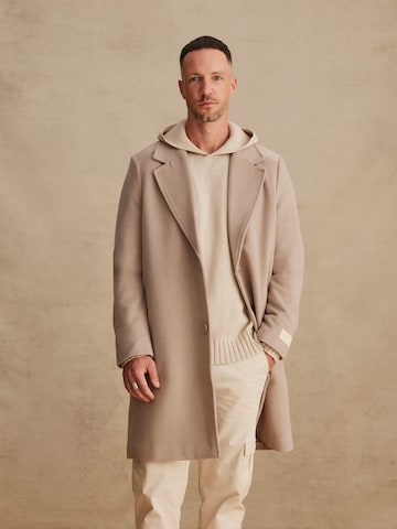 DAN FOX APPAREL Between-Seasons Coat 'Frederik' in Grey: front